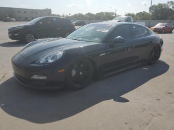  Salvage Porsche Panamera