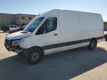  Salvage Mercedes-Benz Sprinter