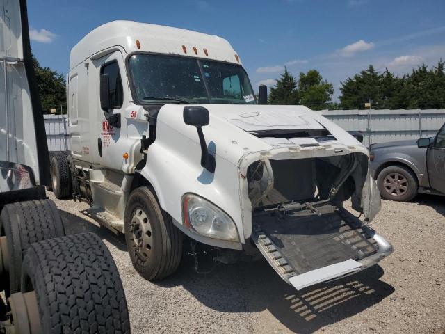  Salvage Freightliner Cascadia 1