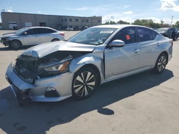  Salvage Nissan Altima