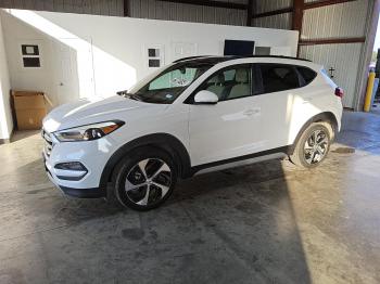  Salvage Hyundai TUCSON