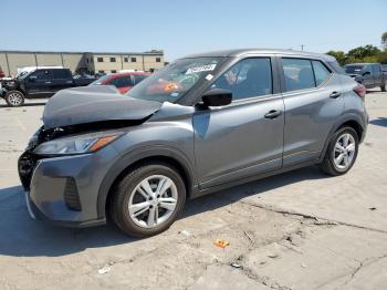  Salvage Nissan Kicks