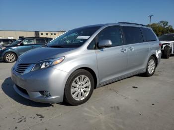  Salvage Toyota Sienna