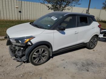  Salvage Nissan Kicks