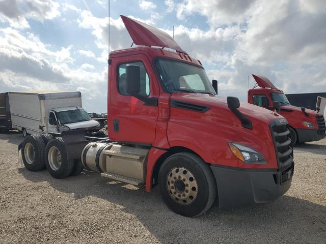  Salvage Freightliner Cascadia 1