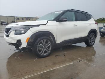  Salvage Kia Seltos