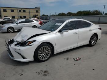  Salvage Lexus Es