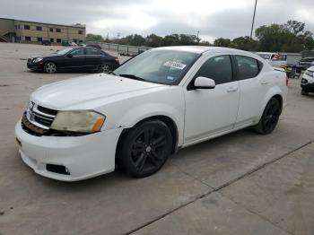  Salvage Dodge Avenger