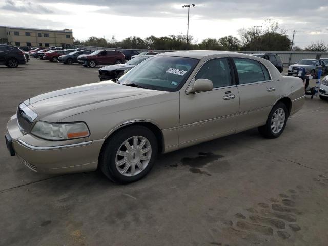  Salvage Lincoln Towncar