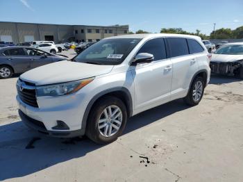  Salvage Toyota Highlander