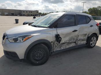  Salvage Nissan Kicks