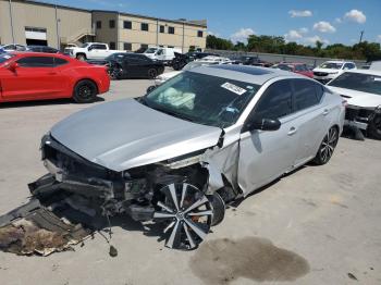  Salvage Nissan Altima