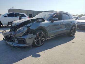  Salvage Porsche Cayenne