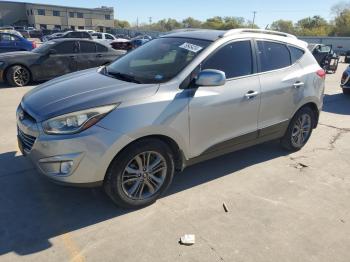  Salvage Hyundai TUCSON