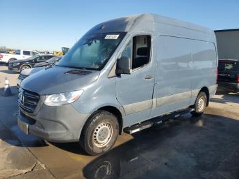  Salvage Mercedes-Benz Sprinter