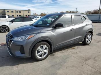  Salvage Nissan Kicks