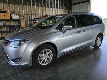  Salvage Chrysler Pacifica