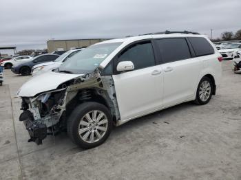  Salvage Toyota Sienna