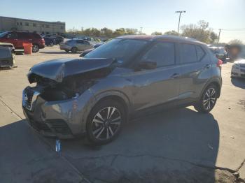  Salvage Nissan Kicks