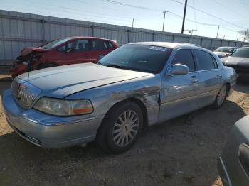  Salvage Lincoln Towncar