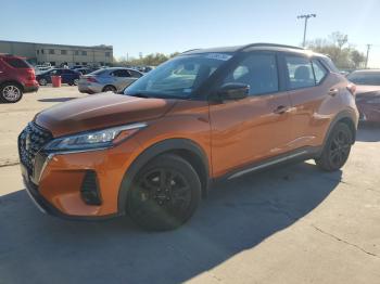  Salvage Nissan Kicks