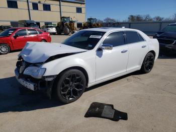  Salvage Chrysler 300