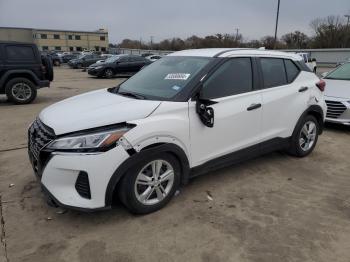  Salvage Nissan Kicks