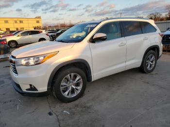  Salvage Toyota Highlander