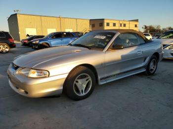  Salvage Ford Mustang