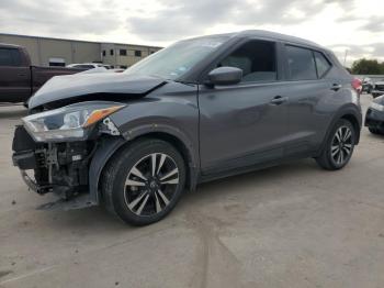  Salvage Nissan Kicks