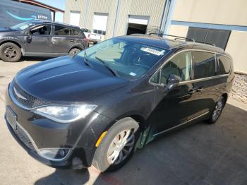  Salvage Chrysler Pacifica