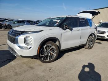  Salvage Mitsubishi Outlander