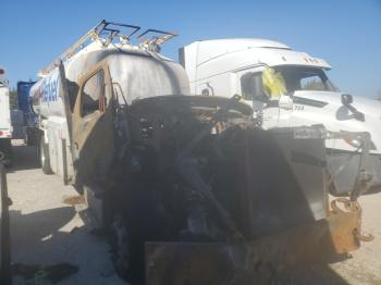  Salvage Freightliner 114sd