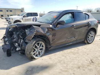  Salvage Alfa Romeo Stelvio