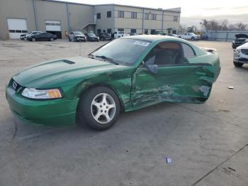  Salvage Ford Mustang