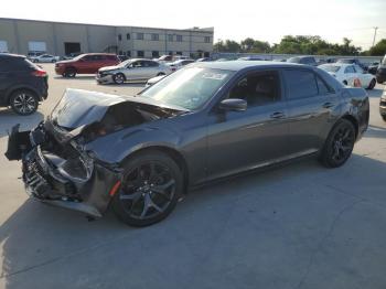  Salvage Chrysler 300