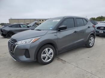  Salvage Nissan Kicks