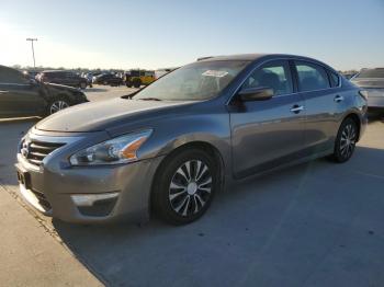  Salvage Nissan Altima