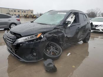  Salvage Nissan Kicks