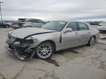  Salvage Lincoln Towncar