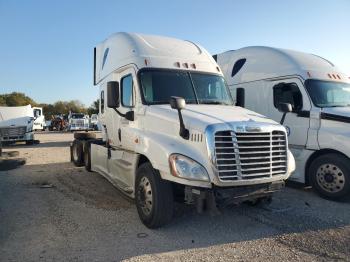  Salvage Freightliner Cascadia 1