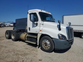  Salvage Freightliner Cascadia 1