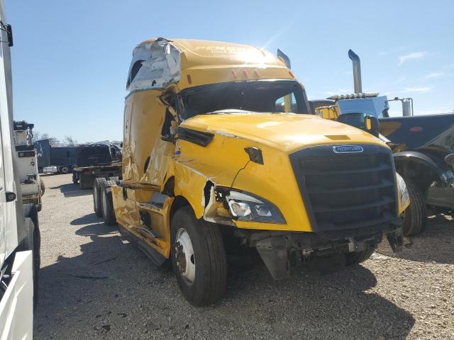  Salvage Freightliner Cascadia 1