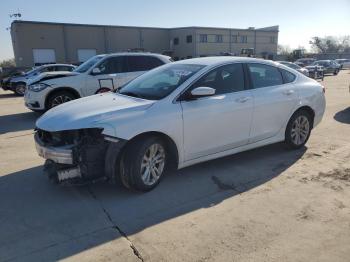  Salvage Chrysler 200