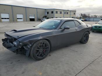  Salvage Dodge Challenger