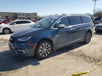  Salvage Chrysler Pacifica