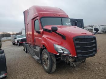  Salvage Freightliner Cascadia 1