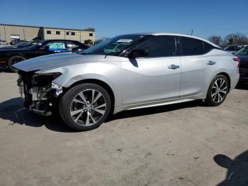  Salvage Nissan Maxima