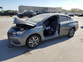  Salvage Nissan Versa