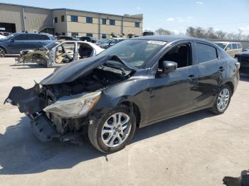  Salvage Toyota Yaris